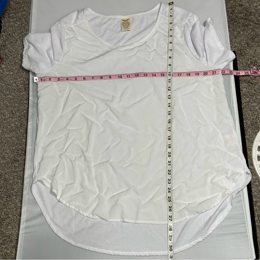NWOT~Women’s White Short Sleeve Soft T-shirt Blouse with Crips Front Panel - Picture 4 of 4